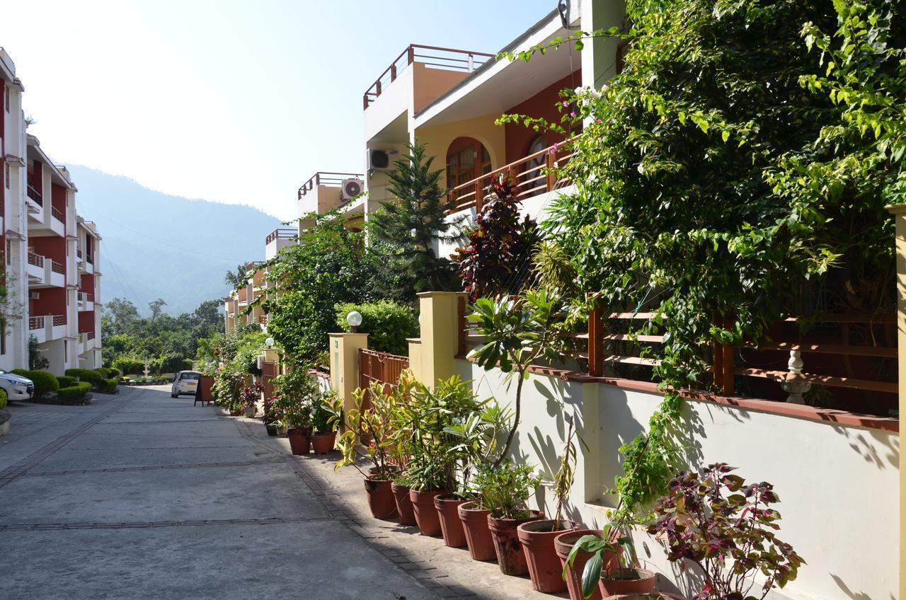 Ganga Vatika Ayurveda Bhavan Hotel Rishīkesh Екстериор снимка